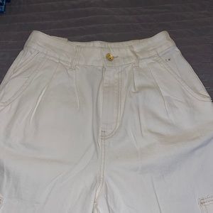 Bershka wide leg cargo pants, never worn! NWT! Size US 4